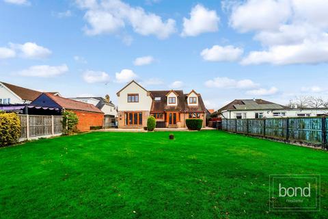 5 bedroom detached house for sale, Southend Road, Chelmsford CM2