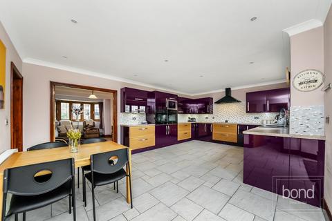 5 bedroom detached house for sale, Southend Road, Chelmsford CM2