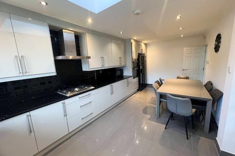 5 bedroom semi-detached house for sale, Tennyson Avenue, Kingsbury, London NW9