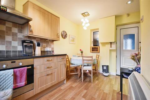 2 bedroom terraced house for sale, Hornbeam Crescent, Brentford