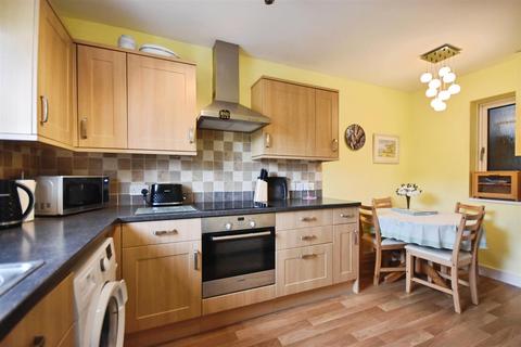 undefined, Hornbeam Crescent, Brentford