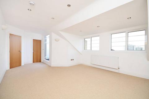 2 bedroom flat to rent, Heathway Court, Child's Hill, London, NW3