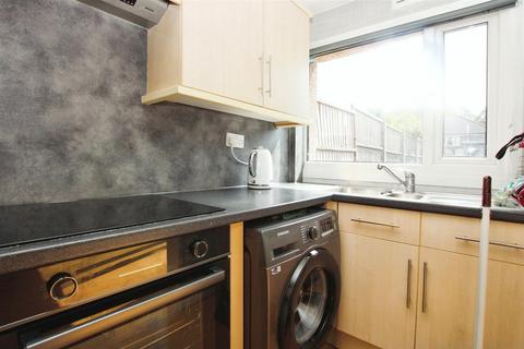 3 bedroom terraced house to rent, St. Edmunds Road, London