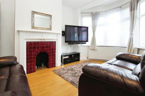 3 bedroom terraced house to rent, St. Edmunds Road, London