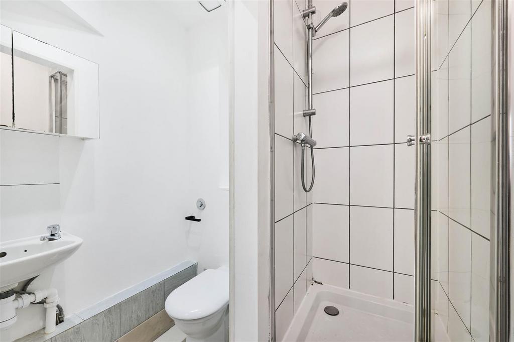 Shower 3, Lockington Road, Eden Harper Battersea