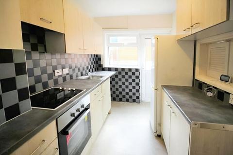 4 bedroom end of terrace house to rent, Rivers Street, Hampshire PO5