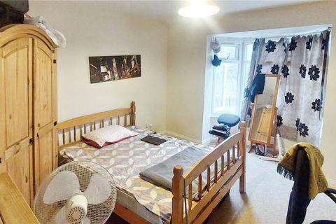 4 bedroom end of terrace house to rent, Rivers Street, Hampshire PO5