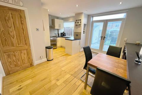 16 Broderick Avenue, Blackpool, FY2 0QJ