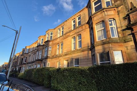 3 bedroom flat to rent, Kenmure Street, Pollokshields