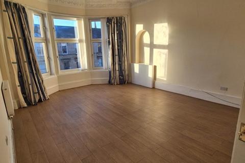 3 bedroom flat to rent, Kenmure Street, Pollokshields