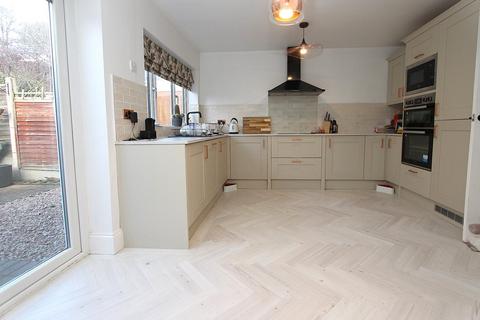 30 Kestrel Close, Kidderminster, DY10 1NP
