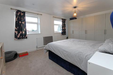 30 Kestrel Close, Kidderminster, DY10 1NP