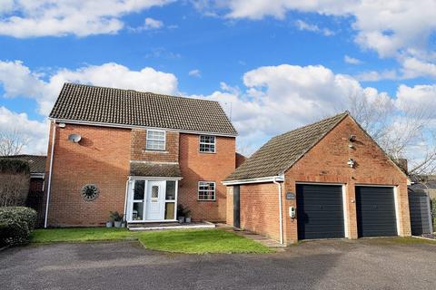 4 bedroom detached house for sale, Main Road, Marchwood, SO40