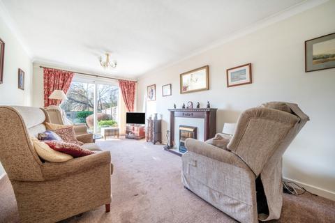 2 bedroom detached bungalow for sale, Wollaton Vale, Wollaton, Nottingham, Nottinghamshire, NG8