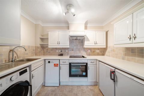 1 bedroom house to rent, Mount Hermon Road, Woking