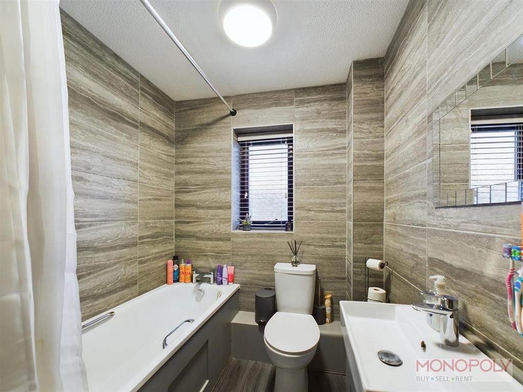CAM01979 G0-PR0389-STILL018.jpg