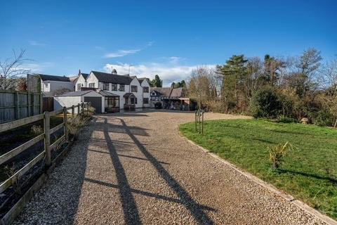 5 bedroom end of terrace house for sale, Astwood Lane, Feckenham, Redditch