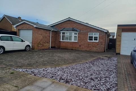 2 bedroom detached bungalow to rent, Fulmar Way, Lowestoft NR33