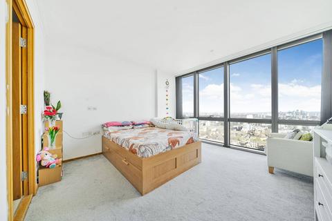 2 bedroom flat for sale, Hertmere Road, E14, Docklands, London, E14
