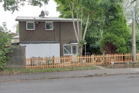 3 bedroom terraced house to rent, Meadow Way, Stevenage SG1