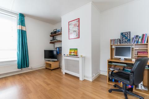 1 bedroom flat to rent, Dog Kennel Hill Estate London SE22