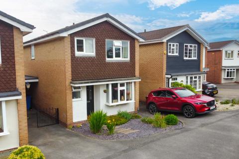 4 bedroom link detached house for sale