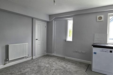 2 bedroom flat to rent, Station Square, Petts Wood, Orpington