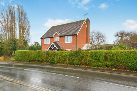 4 bedroom detached house for sale, Colchester Road, Manningtree CO11