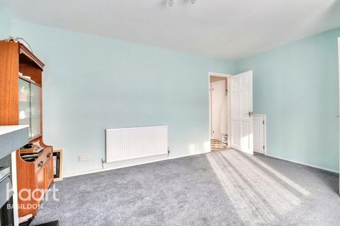 2 bedroom end of terrace house for sale, Mistley End, Basildon