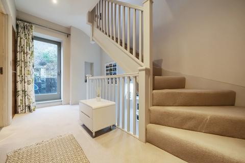 3 bedroom terraced house for sale, Millbank Close, Farnham, Surrey, GU9