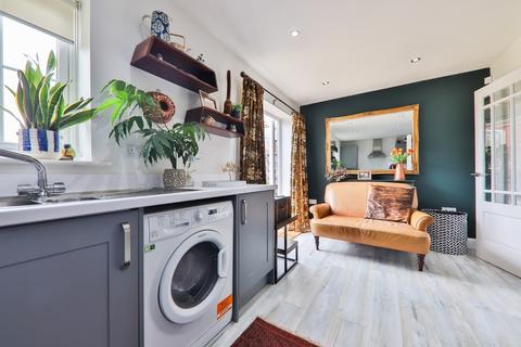 27 Furlong Drive, Kingswood, Hull, HU7 3FL