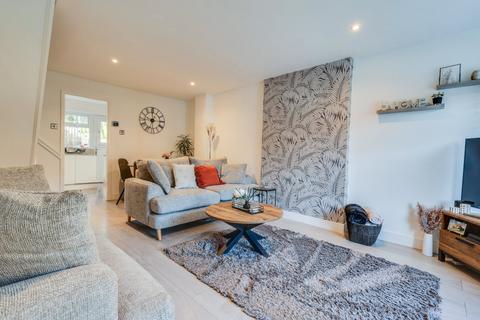 19 Bridge Wood Close, Horsforth, Leeds, LS18 5TR