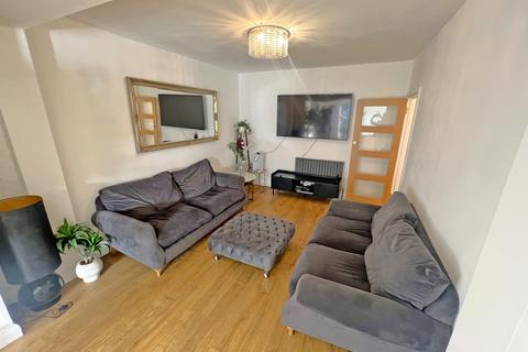 4 bedroom terraced house for sale, Flora Gardens, Romford, Essex, RM6