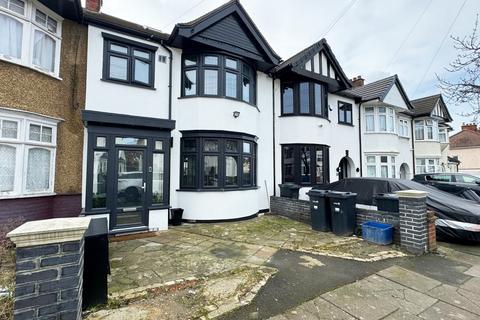 24 Flora Gardens, Romford, RM6 4BG