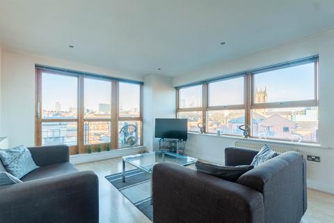 2 bedroom flat for sale, Regents Quay, Brewery Wharf, Leeds