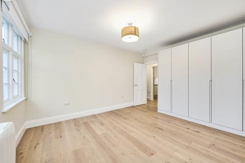 2 bedroom flat to rent, Weymouth Mews Marylebone W1G