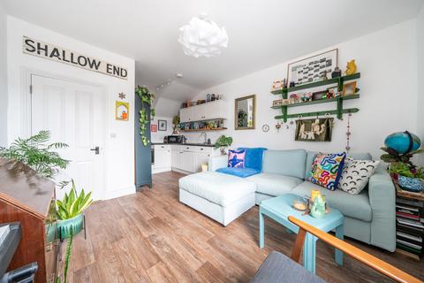 1 bedroom flat for sale, Broad Street, Alresford, Hampshire, SO24