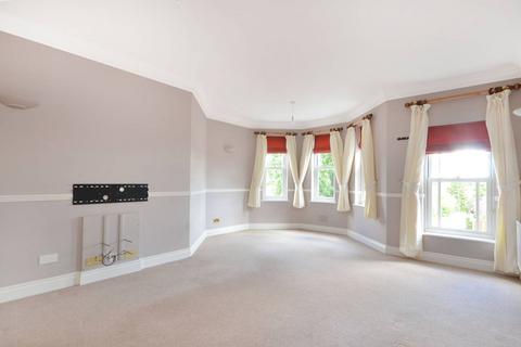 2 bedroom flat to rent, Horseshoe Lane East, Merrow, Guildford, GU1