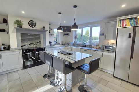 4 bedroom detached house for sale, Ashby Road, Coalville LE67