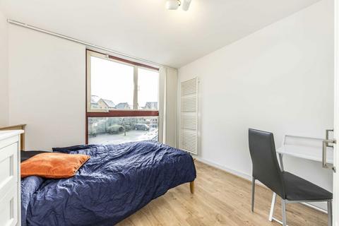 3 bedroom flat for sale, Asher Way, London E1W