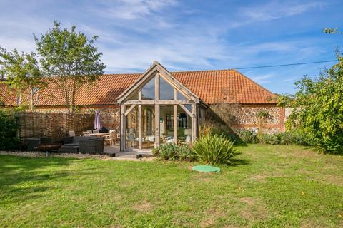 3 bedroom barn conversion to rent, Hindringham