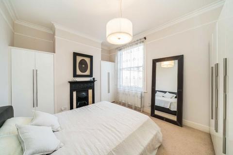 3 bedroom maisonette to rent, Lucien Road, London SW17