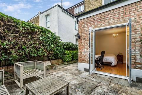 2 bedroom flat for sale, Brackley Road, London, W4