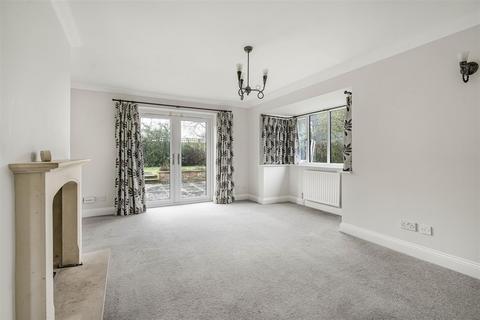 3 Marie Close, Poundon, Bicester, OX27 9BH