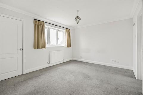 3 Marie Close, Poundon, Bicester, OX27 9BH