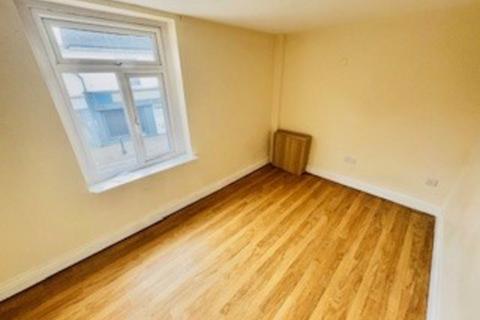 1 bedroom flat to rent, High Street, Stourbridge, DY9 8JT