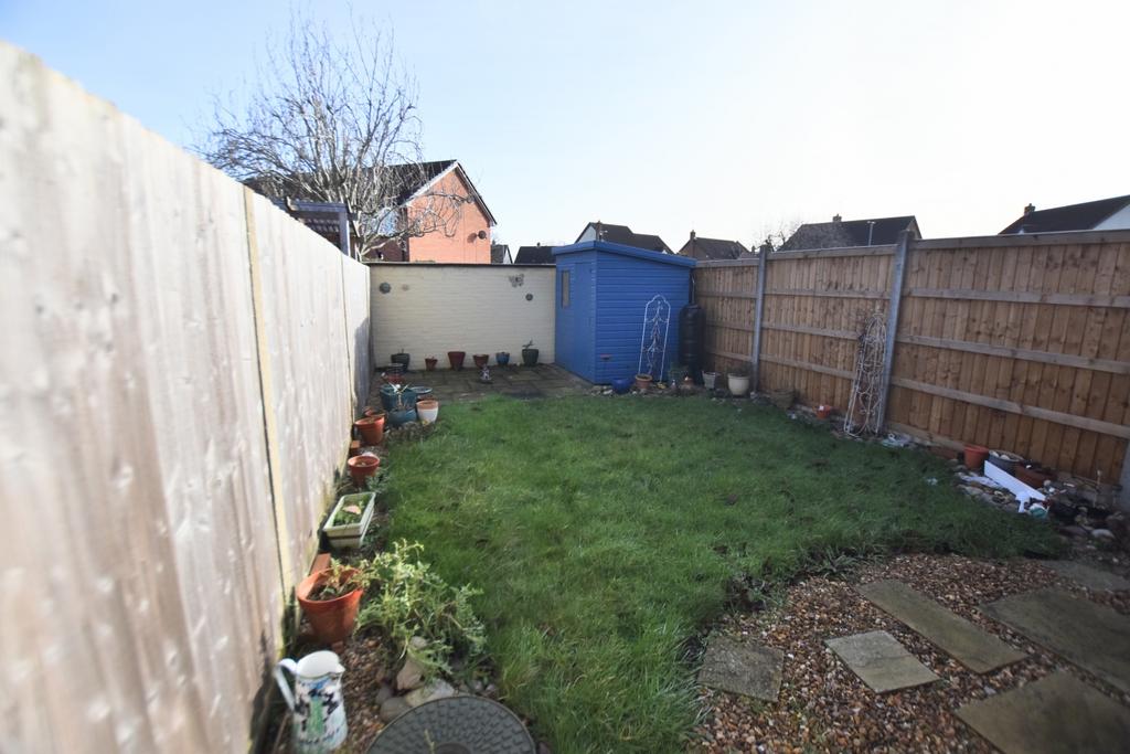 35 Friary Gardens shed