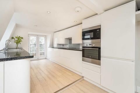 3 bedroom flat to rent, Musard Road, London W6