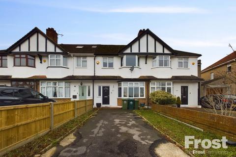 4 bedroom terraced house to rent, Clockhouse Lane, Ashford, Surrey, TW15