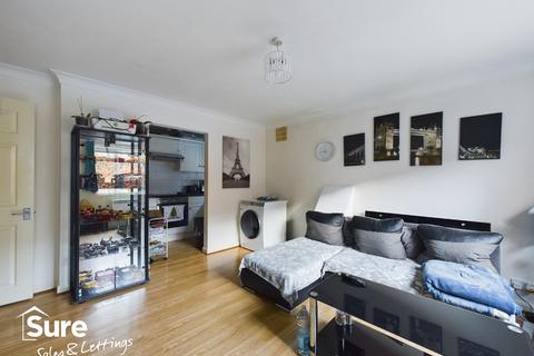 1 bedroom ground floor flat for sale, Royal Court, Hemel Hempstead, Hertfordshire, HP3